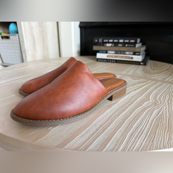 Universal Thread|Women’s Cognac Brown Faux Leather Mules flats,pointed•••size 10 - Picture 3 of 10